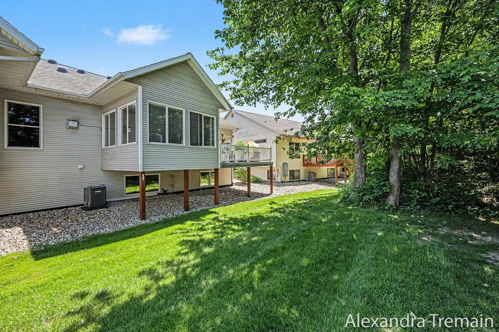 1071 Kensington Street NW Walker City MI 49534