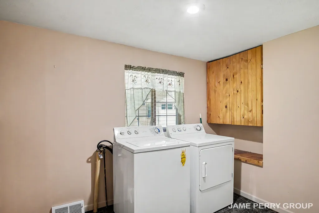940 S Woodruff Drive S Evergreen Township MI 48888