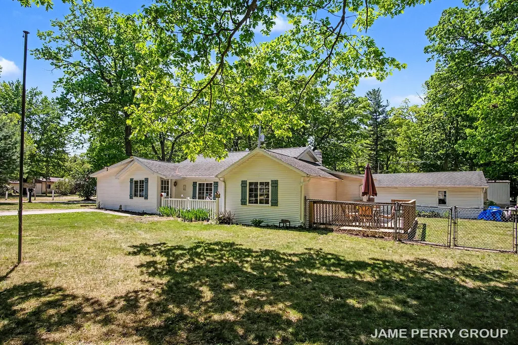 940 S Woodruff Drive S Evergreen Township MI 48888