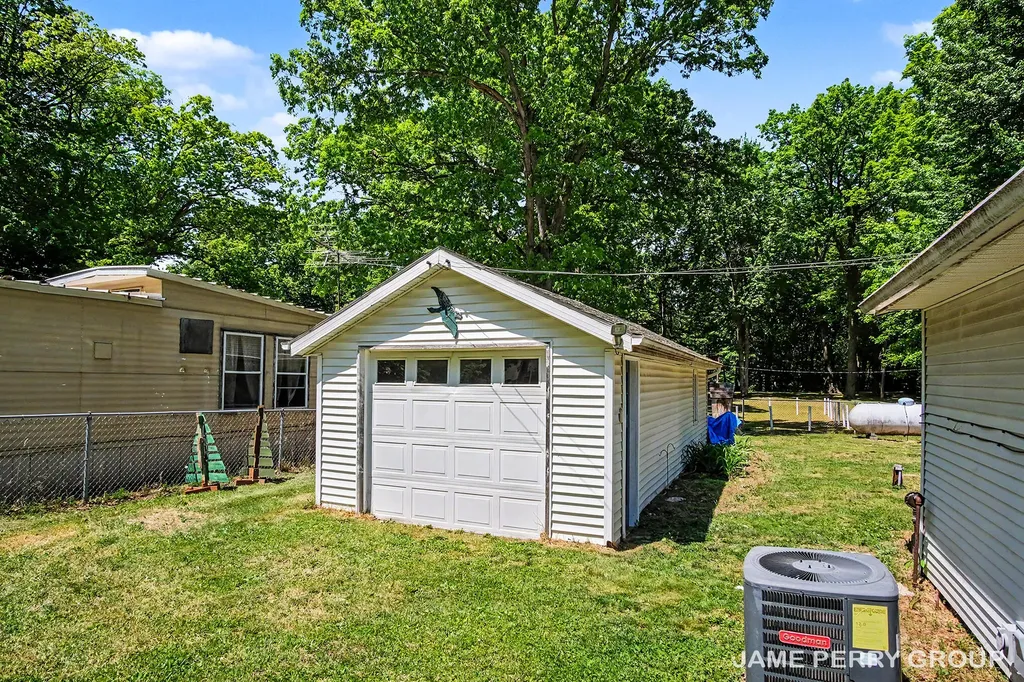 940 S Woodruff Drive S Evergreen Township MI 48888