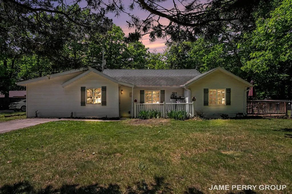 940 S Woodruff Drive S Evergreen Township MI 48888