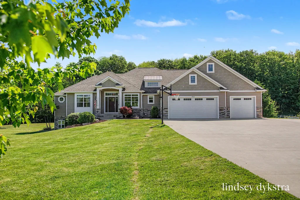 9644 Meadow Valley Gaines Charter Township MI 49316