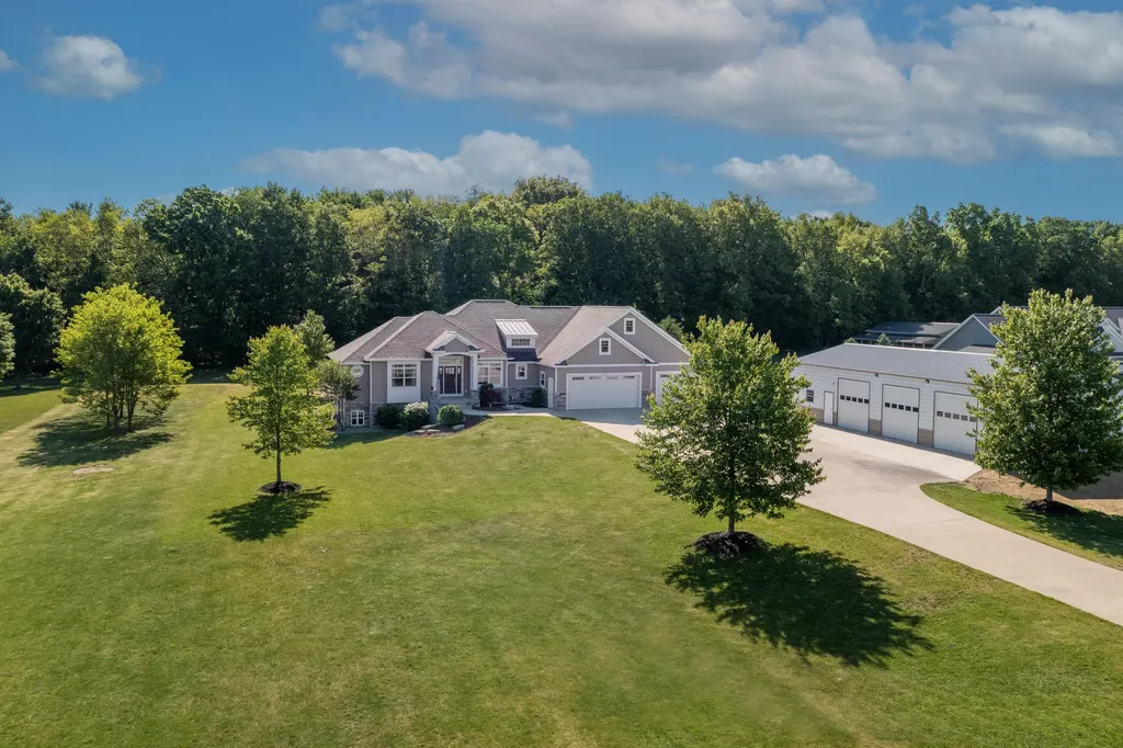 9644 Meadow Valley Gaines Charter Township MI 49316
