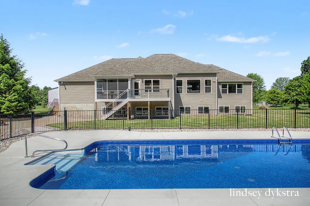 9644 Meadow Valley Gaines Charter Township MI 49316