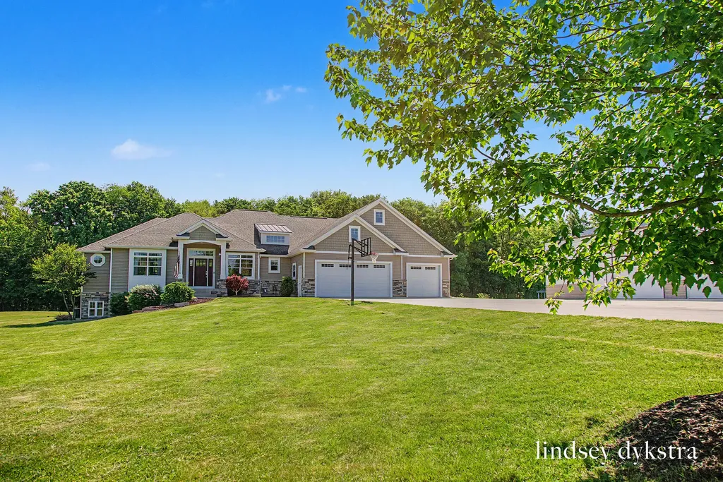 9644 Meadow Valley Gaines Charter Township MI 49316