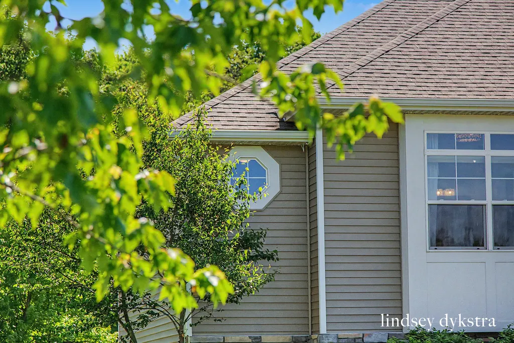 9644 Meadow Valley Gaines Charter Township MI 49316