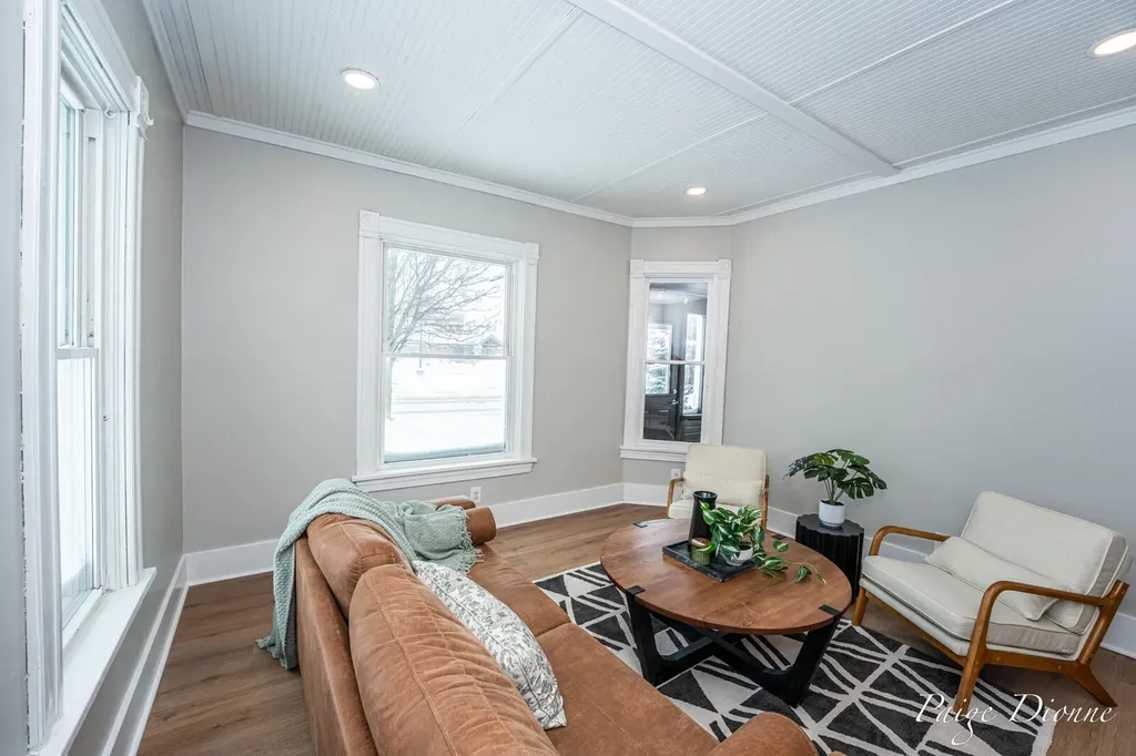 32 W Main Avenue Zeeland City MI 49464