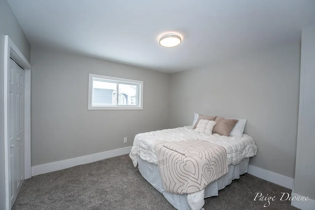 32 W Main Avenue Zeeland City MI 49464