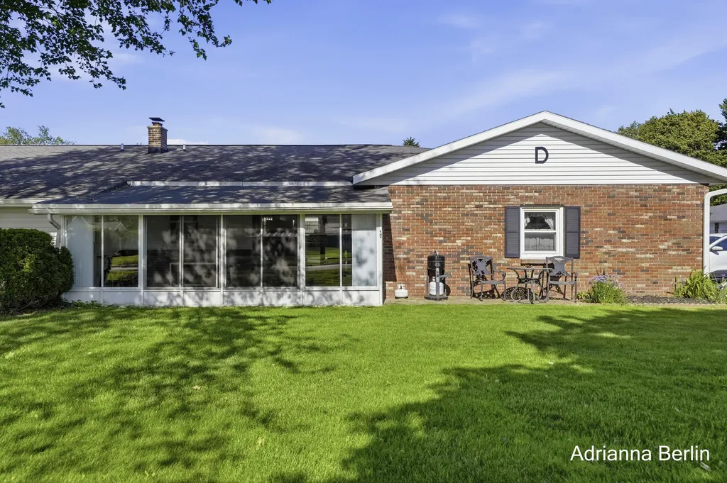 7467 Pinegrove Drive Georgetown Charter Township MI 49428