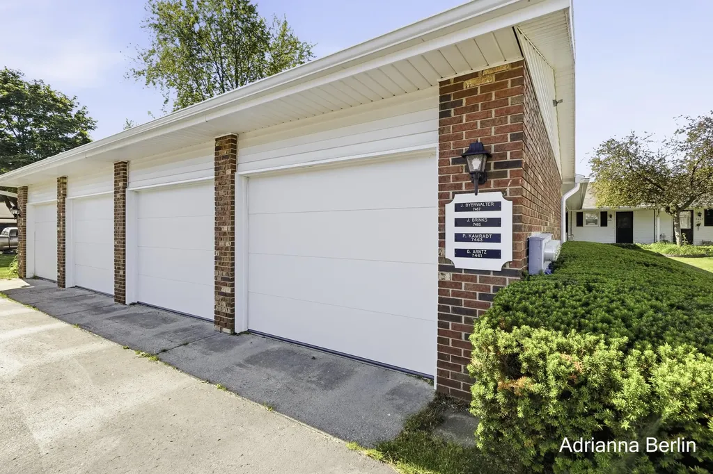 7467 Pinegrove Drive Georgetown Charter Township MI 49428