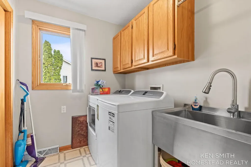 5131 Windybrook Drive SW Wyoming City MI 49418