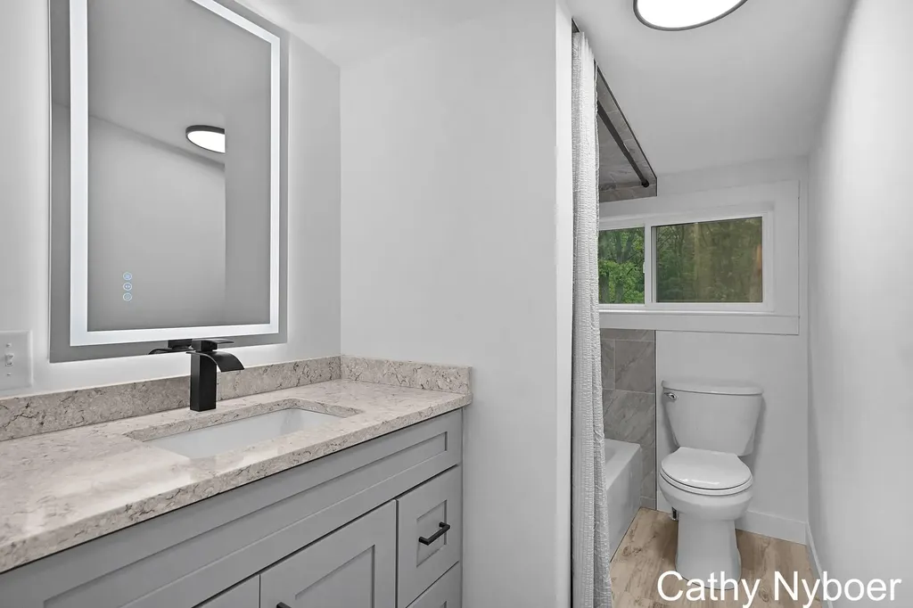 14870 Sharon Avenue Grand Haven Charter Township MI 49417