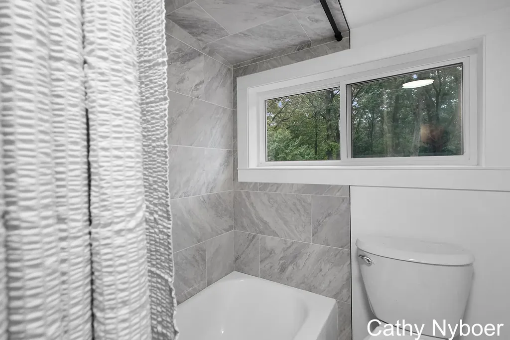14870 Sharon Avenue Grand Haven Charter Township MI 49417