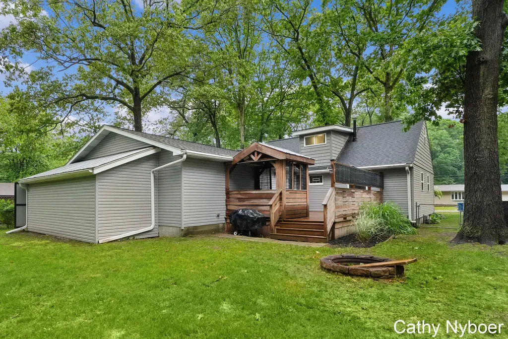 14870 Sharon Avenue Grand Haven Charter Township MI 49417