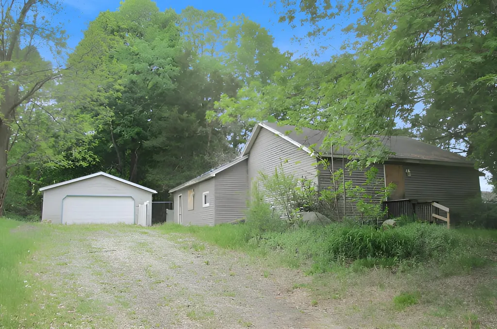 128 W Colfax Street Hastings City MI 49058