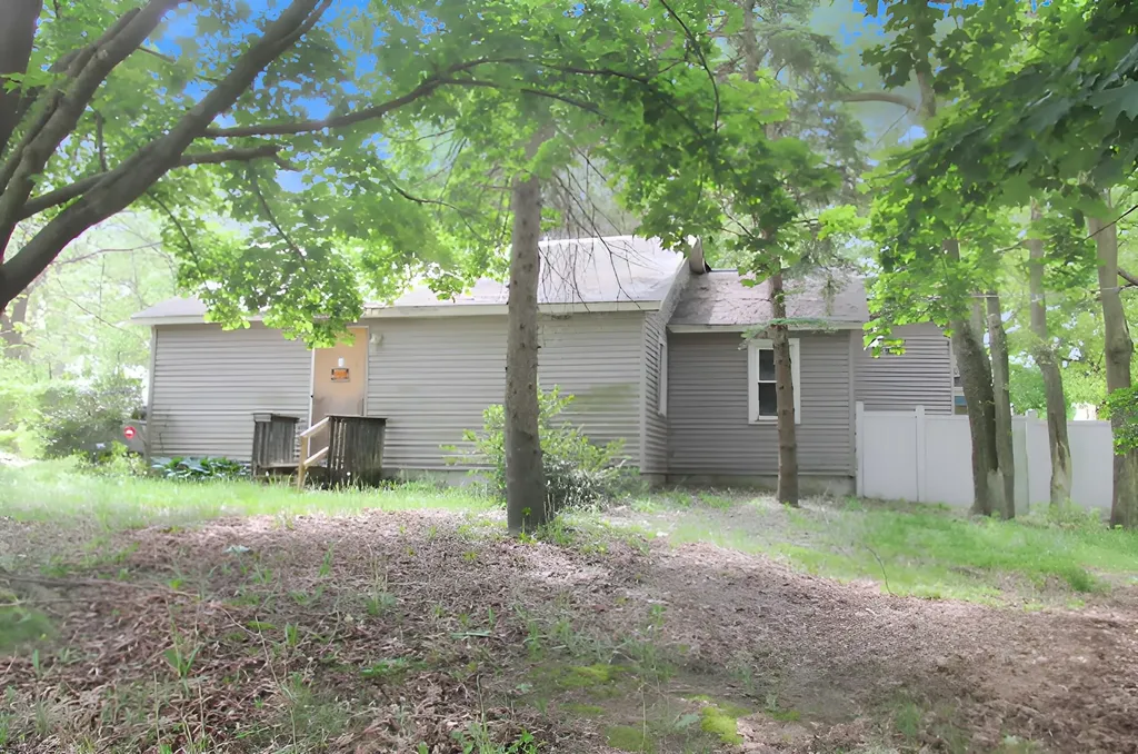 128 W Colfax Street Hastings City MI 49058