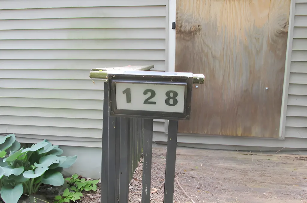 128 W Colfax Street Hastings City MI 49058
