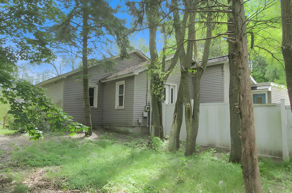 128 W Colfax Street Hastings City MI 49058