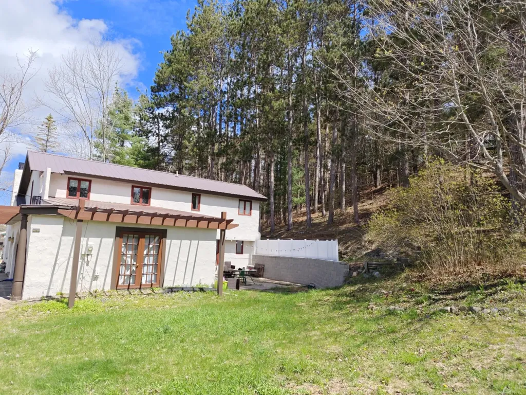 3012 Wildwood Harbor Road Evangeline Township MI 49712