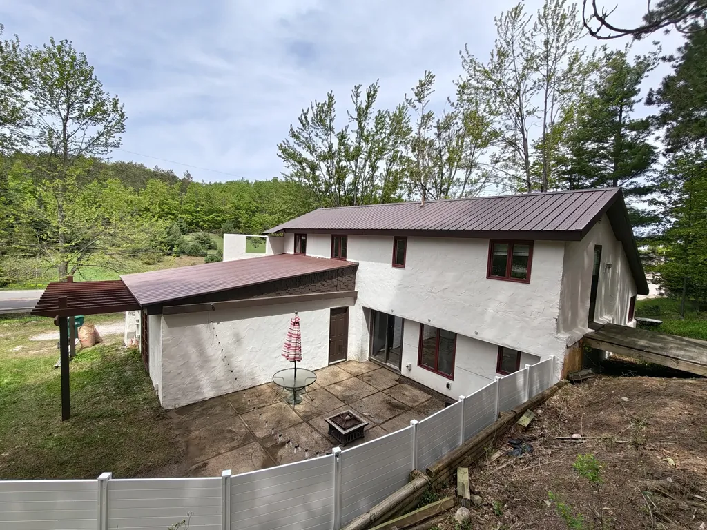 3012 Wildwood Harbor Road Evangeline Township MI 49712