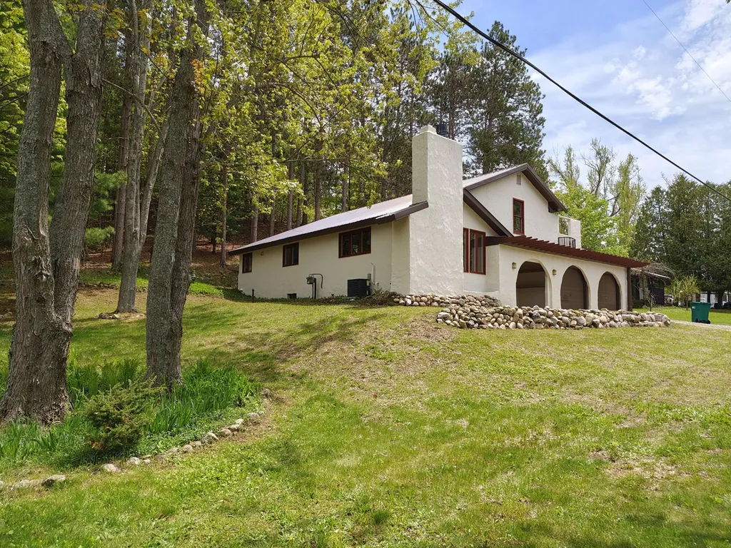 3012 Wildwood Harbor Road Evangeline Township MI 49712