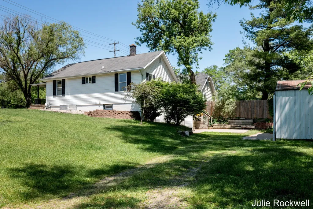 1436 Four Mile Road NE Grand Rapids Charter Township MI 49525