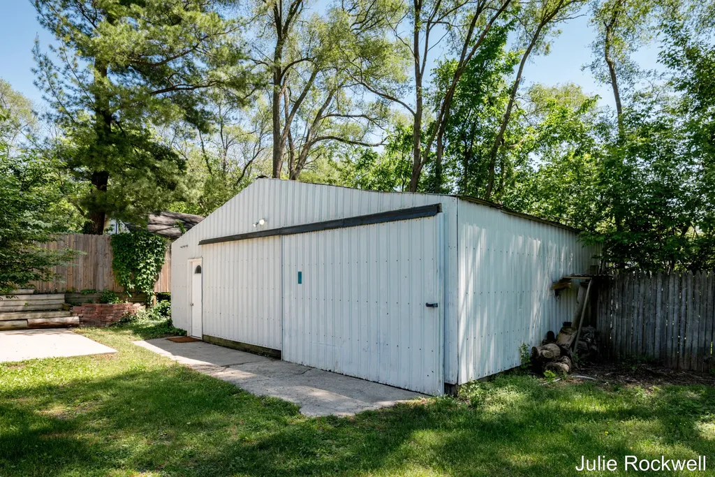 1436 Four Mile Road NE Grand Rapids Charter Township MI 49525