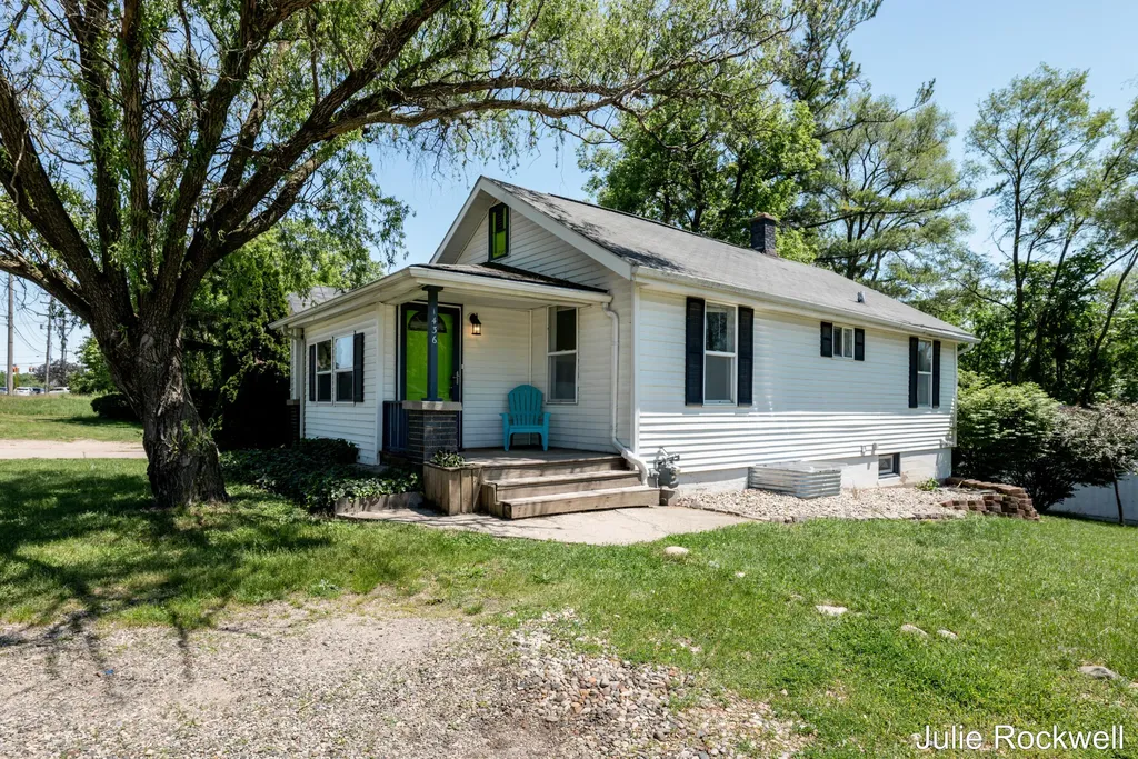 1436 Four Mile Road NE Grand Rapids Charter Township MI 49525