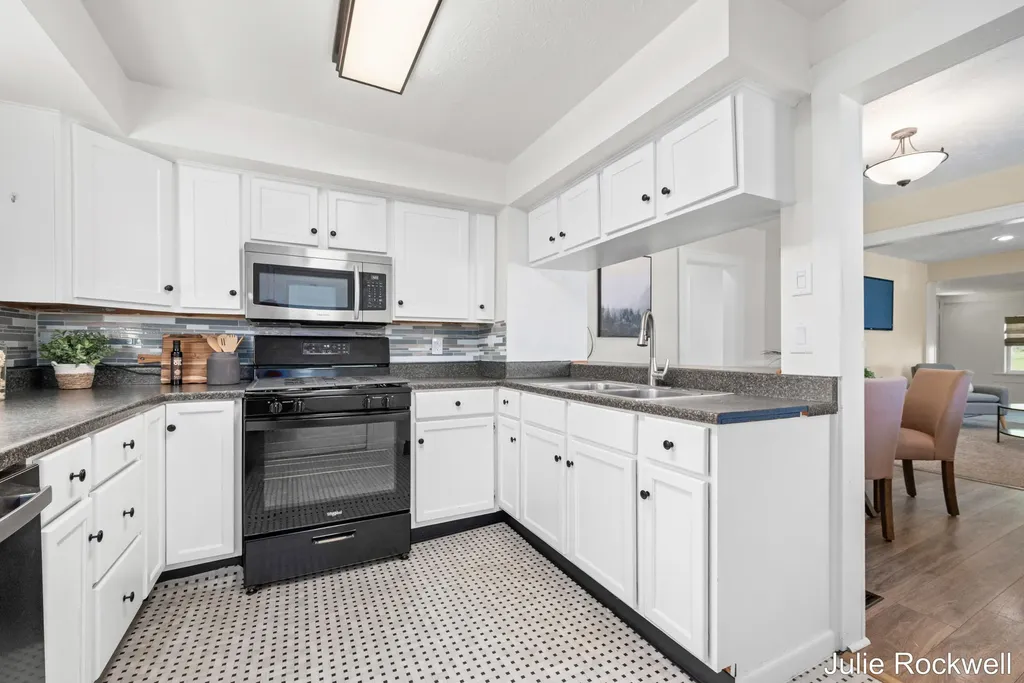 1436 Four Mile Road NE Grand Rapids Charter Township MI 49525