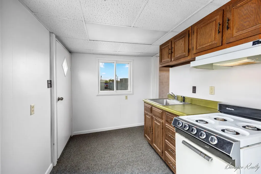 2147 Plainfield Avenue NE Grand Rapids City MI 49505