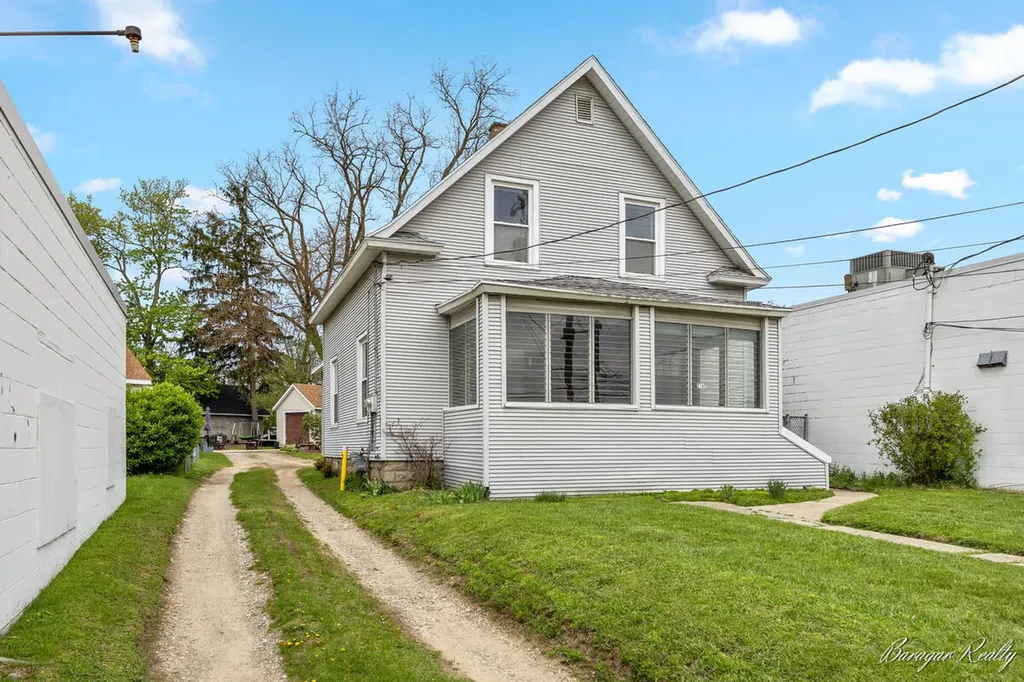 2147 Plainfield Avenue NE Grand Rapids City MI 49505