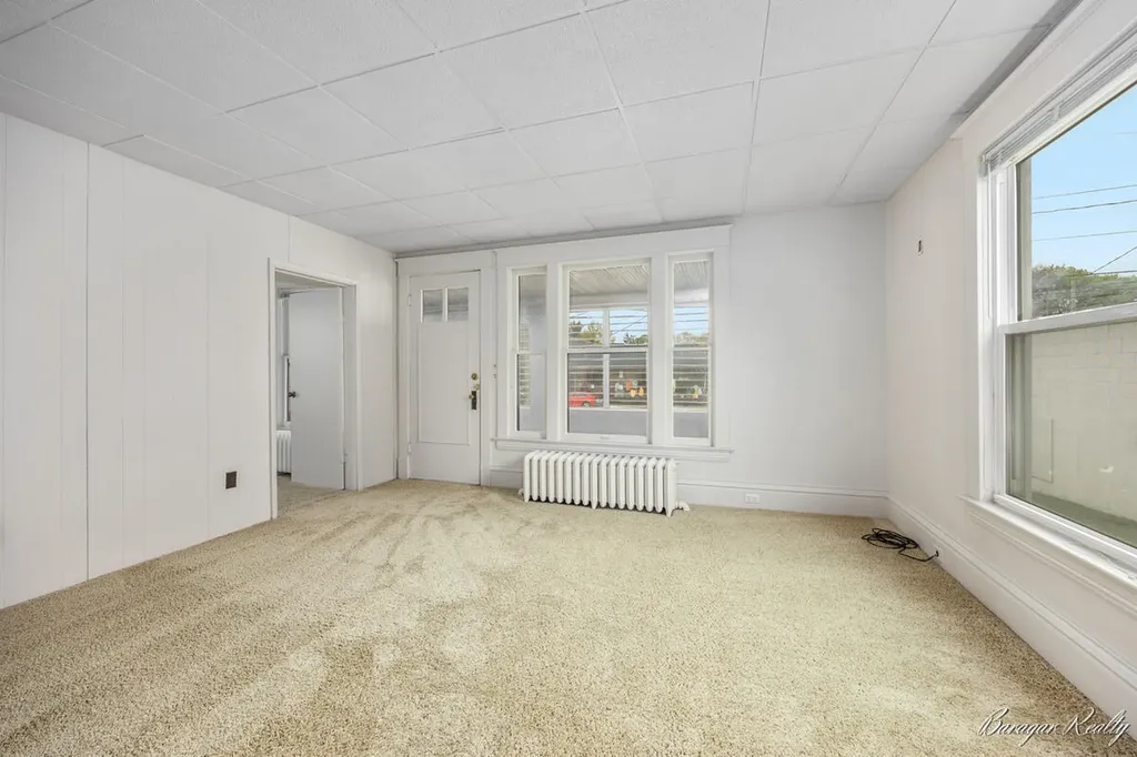 2147 Plainfield Avenue NE Grand Rapids City MI 49505