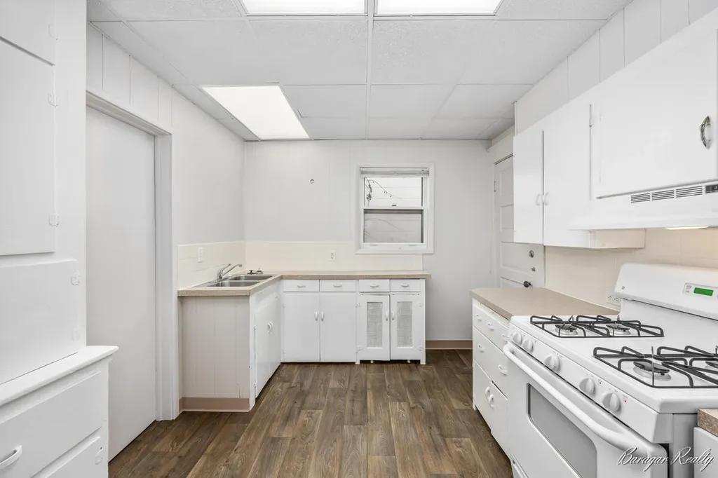 2147 Plainfield Avenue NE Grand Rapids City MI 49505