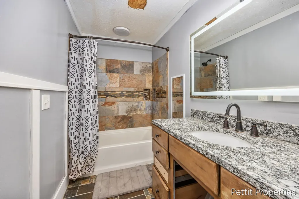 2481 Bauer Road Georgetown Charter Township MI 49428