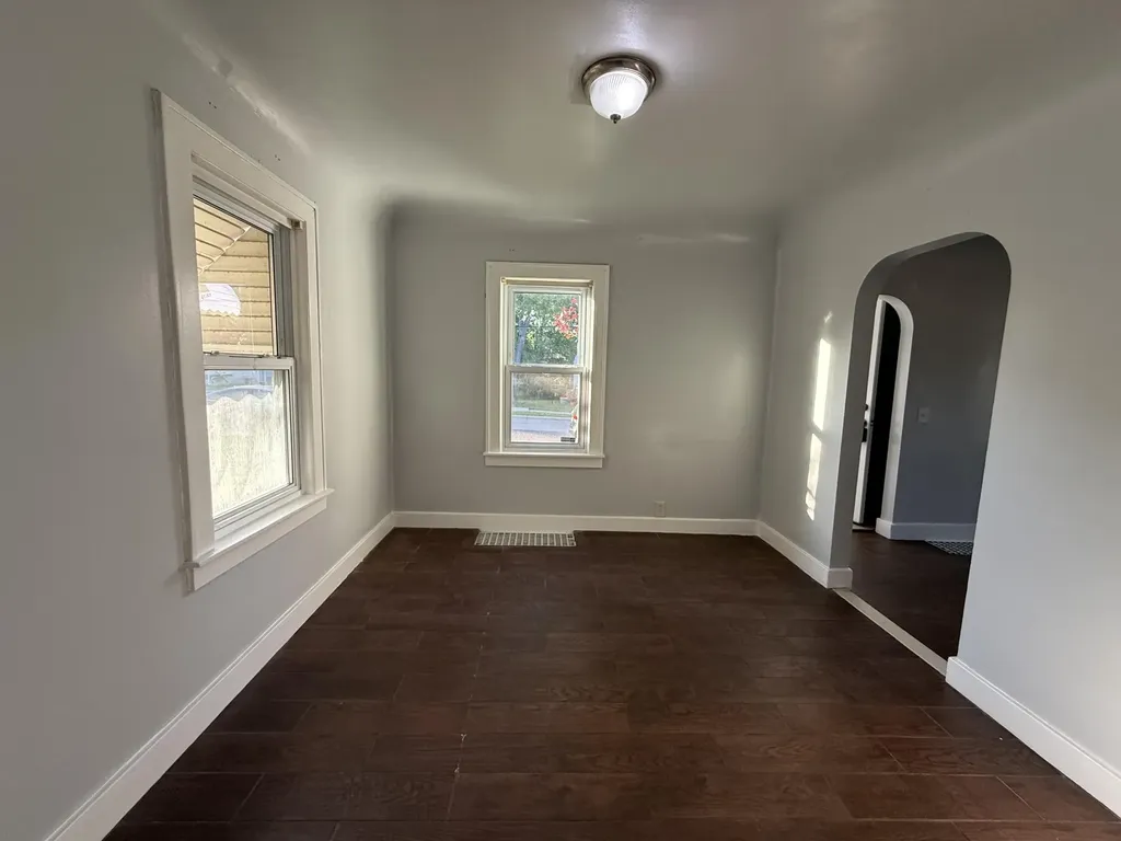 26 Edna Avenue Pontiac City MI 48341