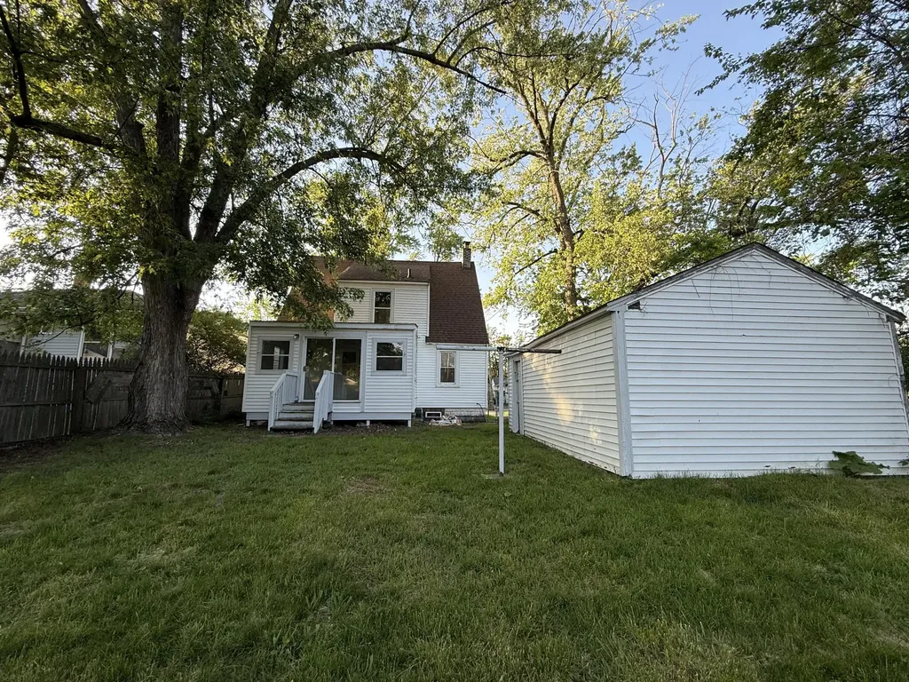 26 Edna Avenue Pontiac City MI 48341