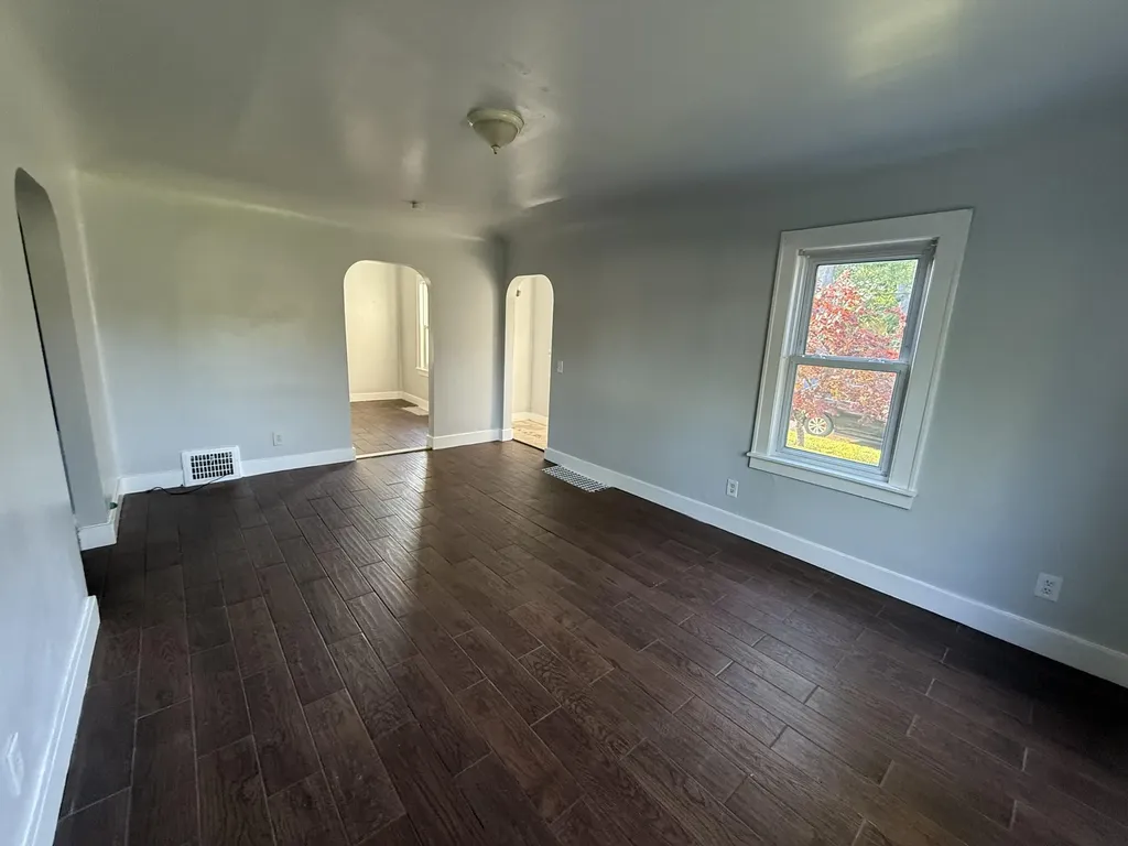 26 Edna Avenue Pontiac City MI 48341