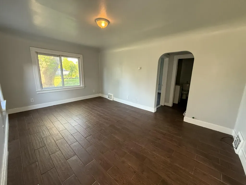 26 Edna Avenue Pontiac City MI 48341