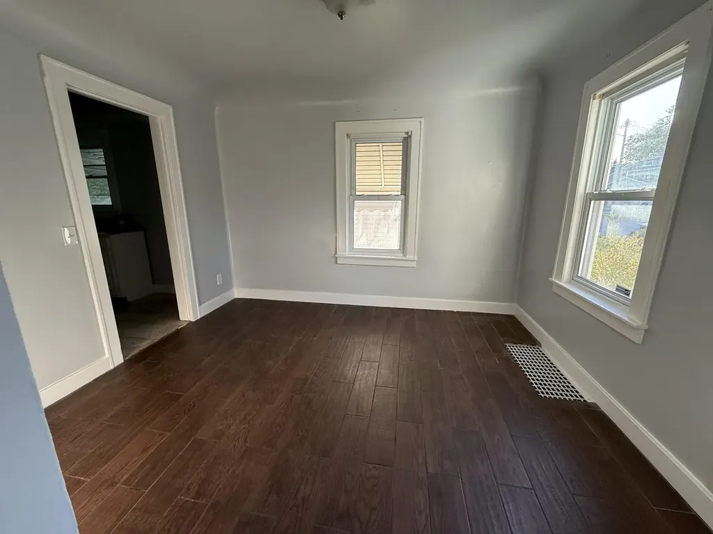 26 Edna Avenue Pontiac City MI 48341