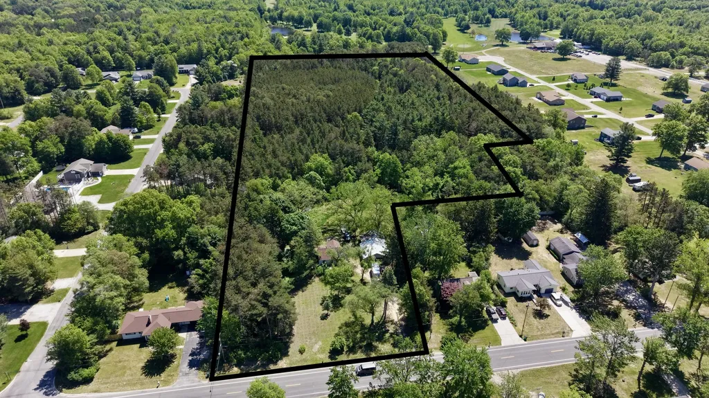 4404 S Sheridan Drive Fruitport Charter Township MI 49444