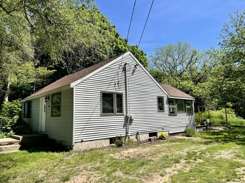 4404 S Sheridan Drive Fruitport Charter Township MI 49444