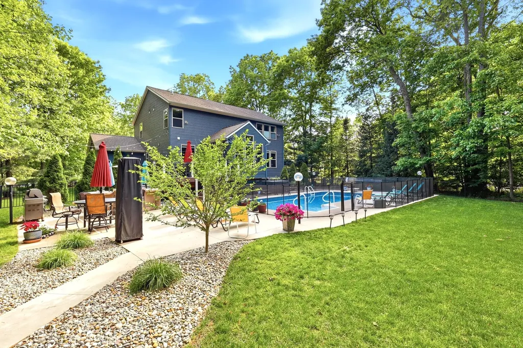 9339 Bay Harbor Court NE Algoma Township MI 49341