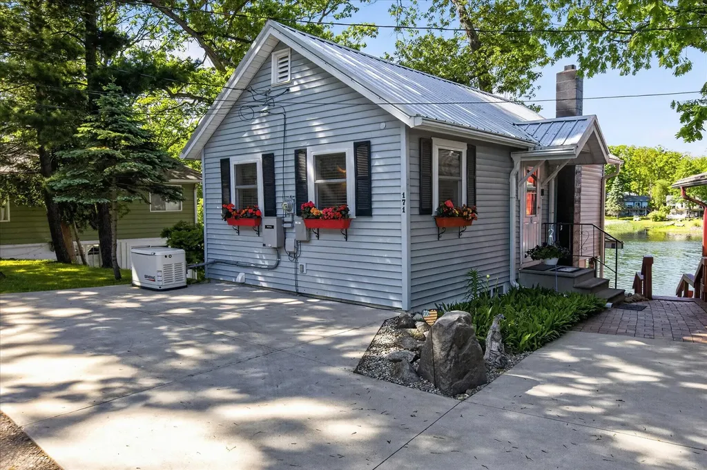 171 N Rock Lake Drive Richland Township MI 48891