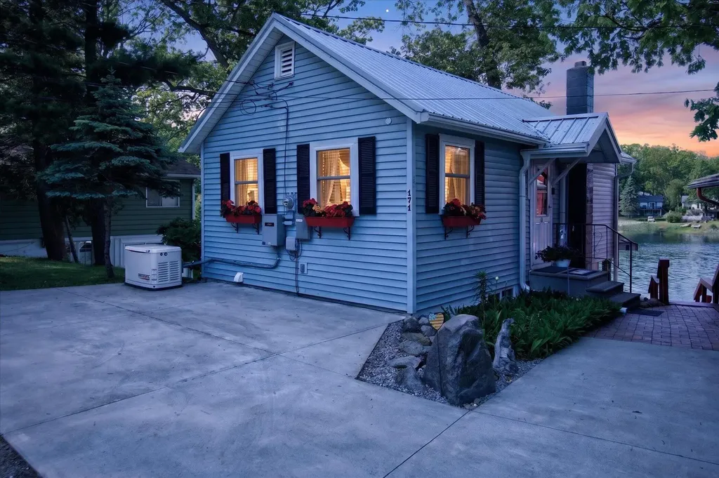 171 N Rock Lake Drive Richland Township MI 48891