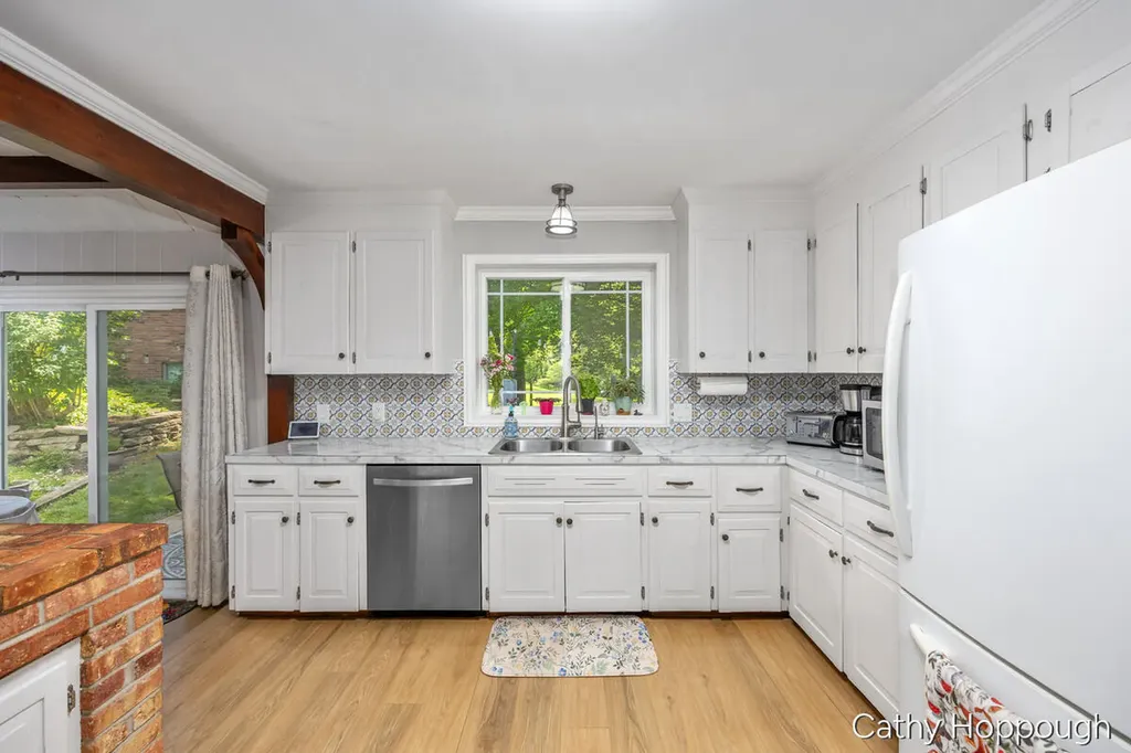 752 Ridgewood Drive Ionia City MI 48846