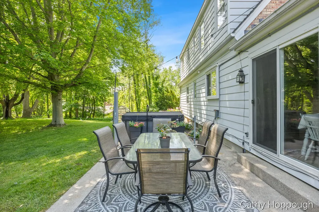 752 Ridgewood Drive Ionia City MI 48846