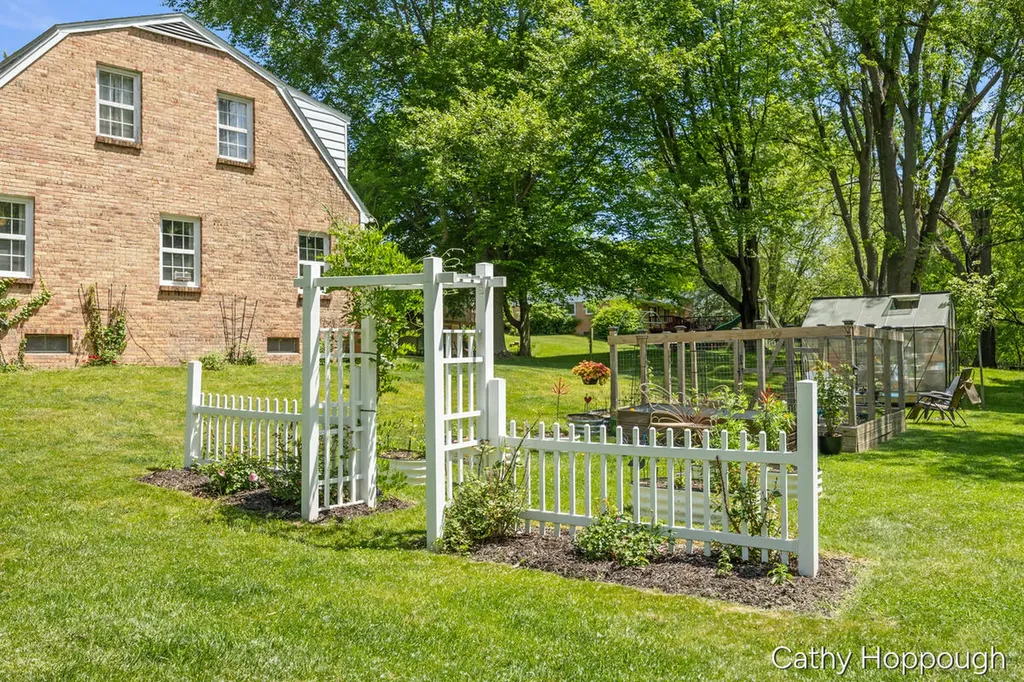 752 Ridgewood Drive Ionia City MI 48846