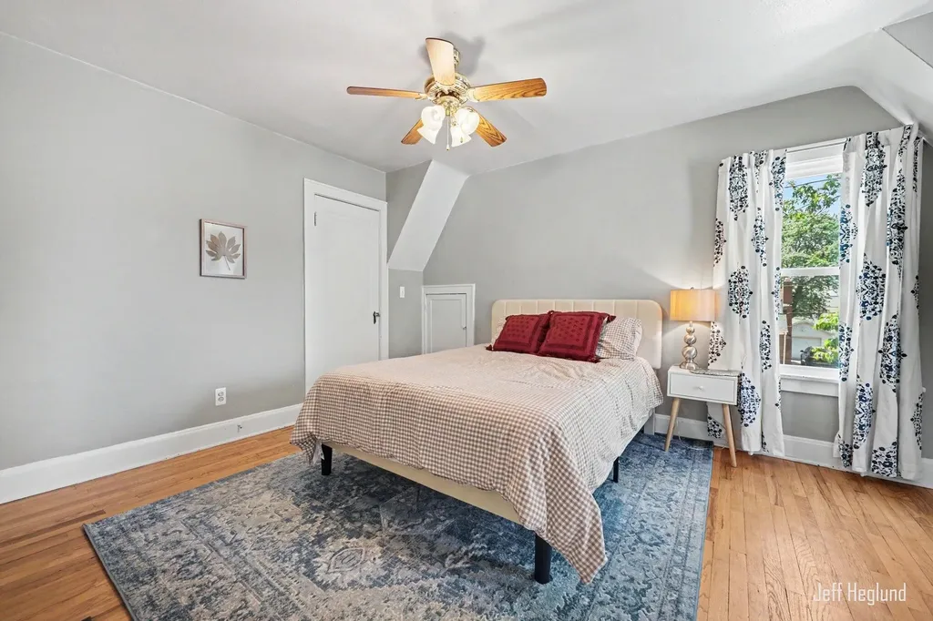 1808 Rossman Avenue SE Grand Rapids City MI 49507