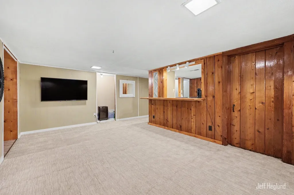 1808 Rossman Avenue SE Grand Rapids City MI 49507