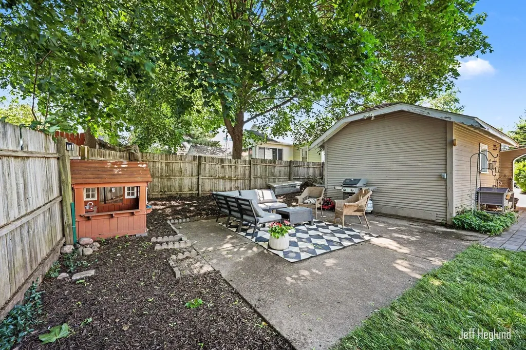 1808 Rossman Avenue SE Grand Rapids City MI 49507